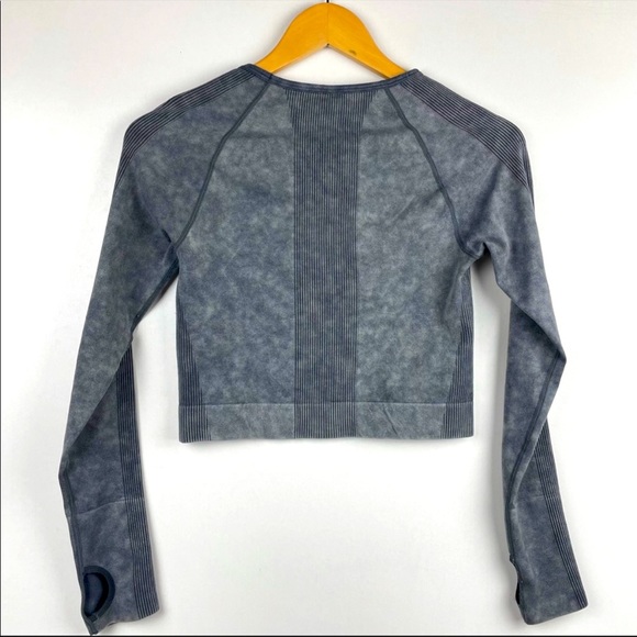 VS pink seamless long sleeve crop top size medium ✨ - Picture 4 of 4